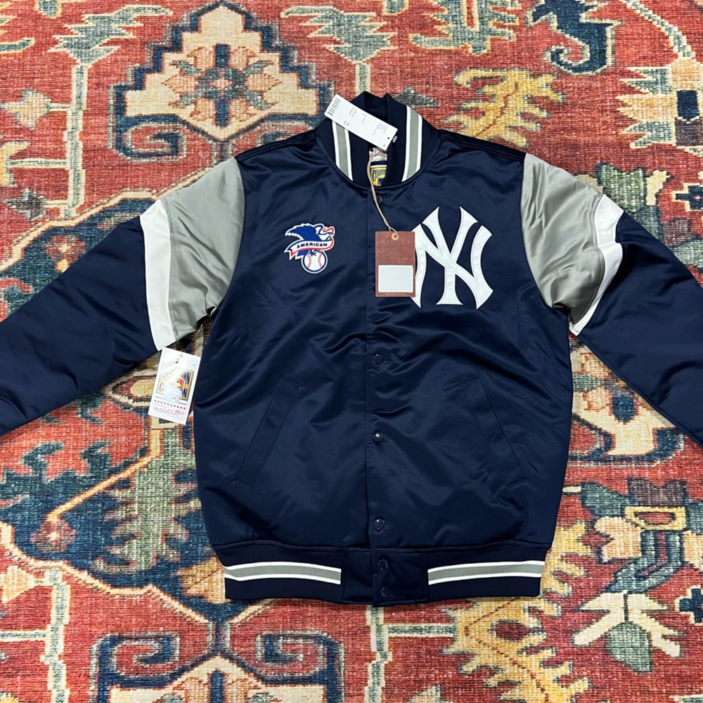 Mitchell & Ness New York Yankees MLB Heavyweight Satin Jacket